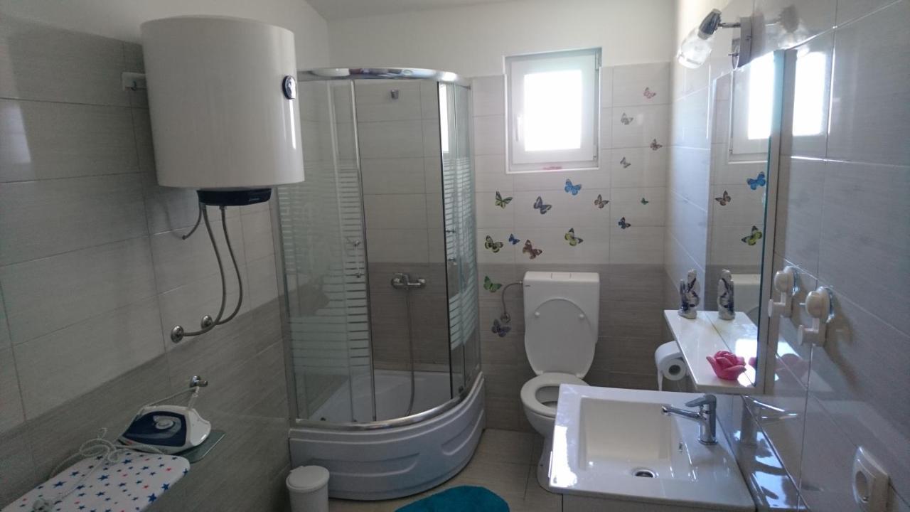 Apartman Vuleta Ražanac Exterior foto